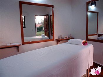 Casa Bugambilia, Un Peque�o Hotel En Tepoztl�n