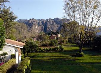 Casa Bugambilia, Un Peque�o Hotel En Tepoztl�n