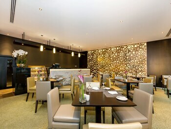 Flora Creek Deluxe Hotel Apartments