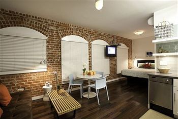 Hotel Venice Breeze Suites