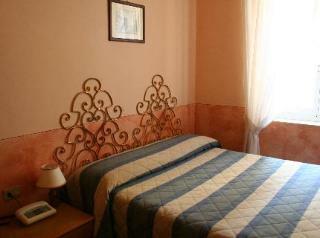 Hotel Monica