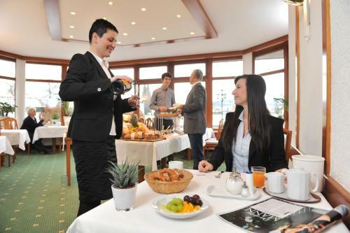 Hostal Hotel Garni Reulein