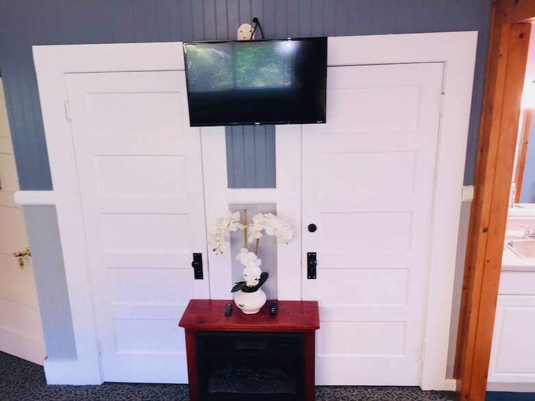 Aloha Junction Bed & Breakfast