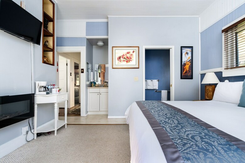 Aloha Junction Bed & Breakfast
