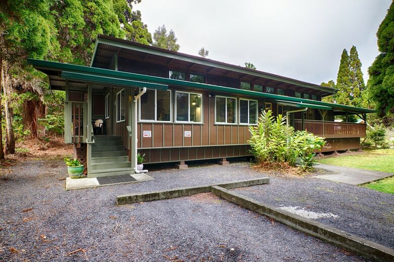 Lava Lodge At Hale Kilauea