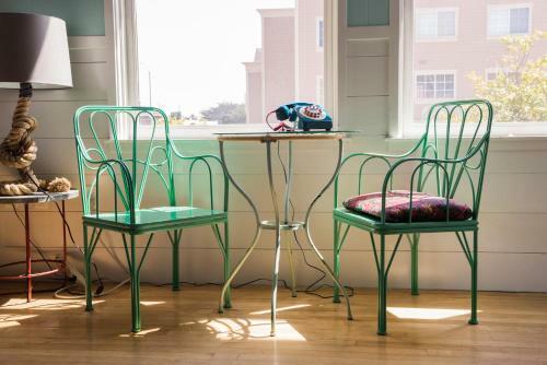 Hi - Monterey Hostel