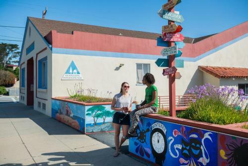 Hi - Monterey Hostel