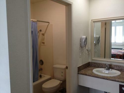 Oak Tree Motel