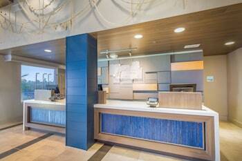 Hotel Holiday Inn Express Orange Beach - On The Beach