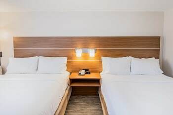 Hotel Holiday Inn Express Orange Beach - On The Beach