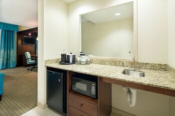 Hotel Holiday Inn Express Orange Beach - On The Beach