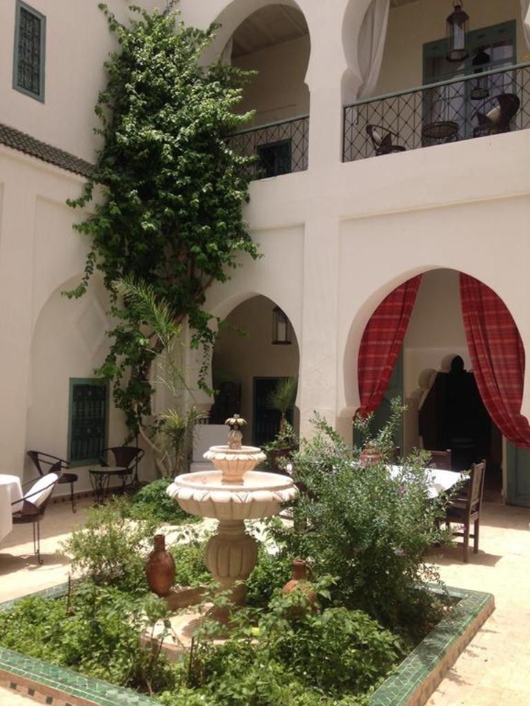 Albergue Riad Dar Bounouar
