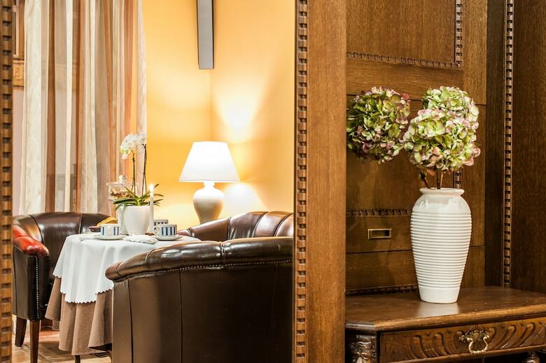 Bohemia Plaza Hotel