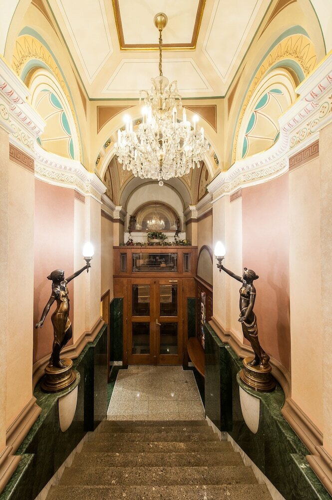 Bohemia Plaza Hotel