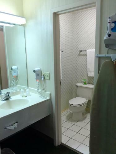 Hotel Super 8 Madison East
