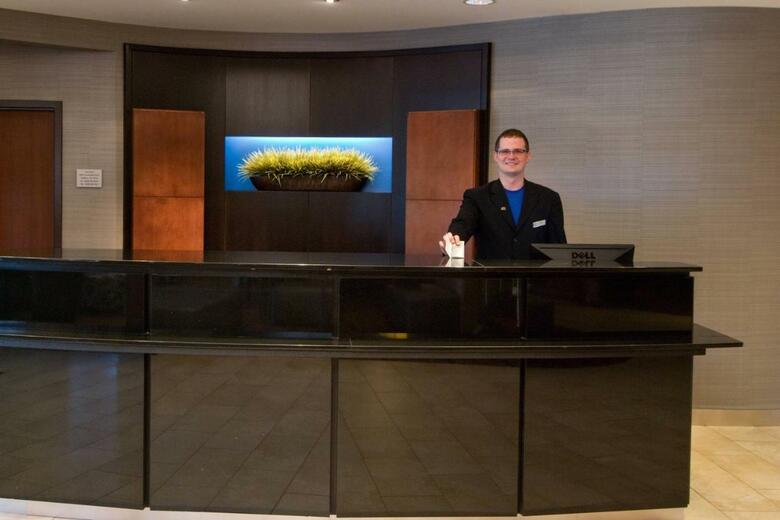Hotel Courtyard By Marriott Madison-east