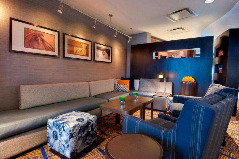 Hotel Courtyard By Marriott Madison-east