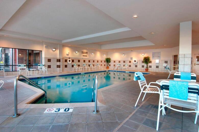Hotel Courtyard By Marriott Madison-east