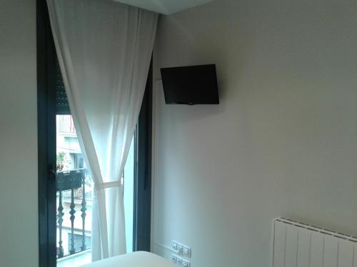 Hostal L'astrolabi Guest House