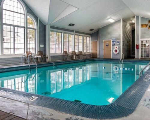 Mackinaw City Clarion Hotel Beachfront