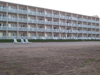 Hotel Mackinaw Beach And Bay Inn & Suites