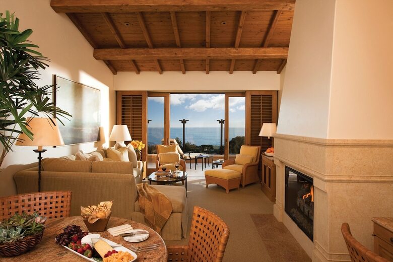 Hotel Resort At Pelican Hill