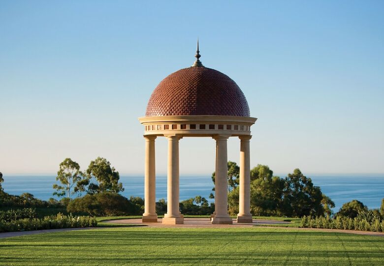 Hotel Resort At Pelican Hill