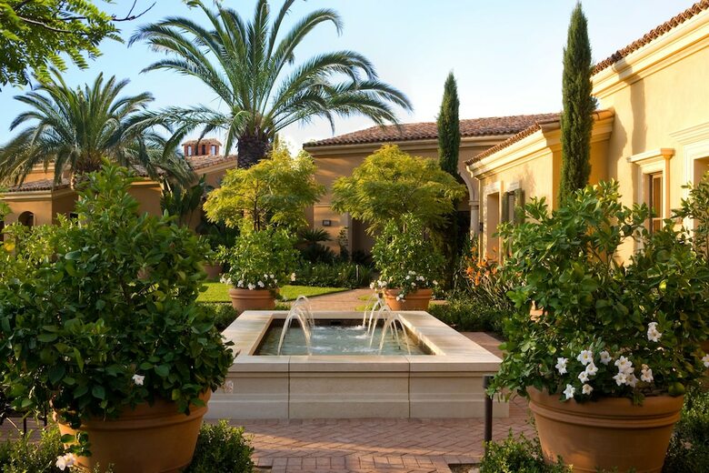 Hotel Resort At Pelican Hill