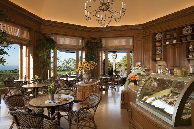 Hotel Resort At Pelican Hill