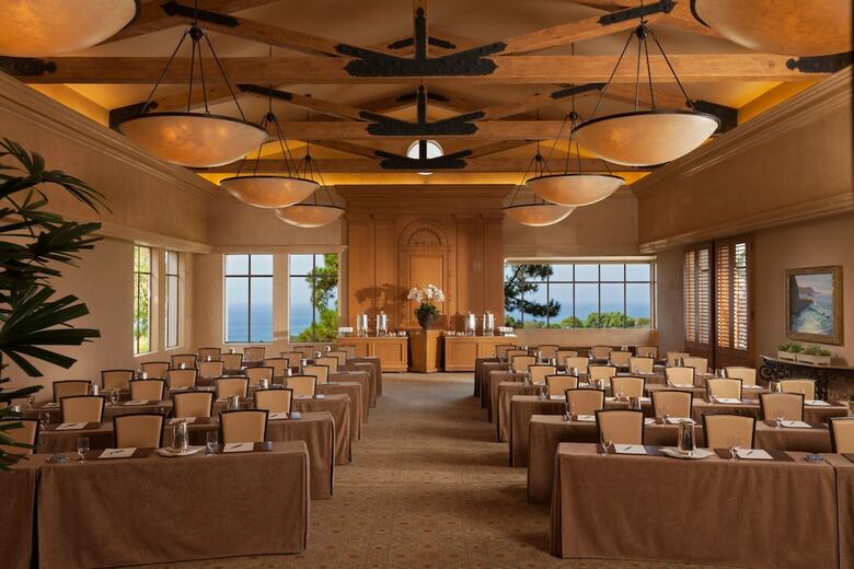 Hotel Resort At Pelican Hill