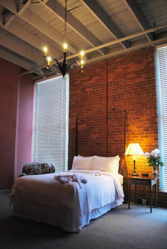 Hotel The Historic Brookstown Inn