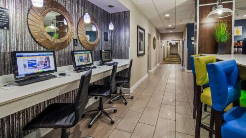 Hotel Best Western Plus Hanes Mall