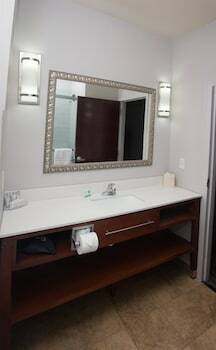 Parke Regency Hotel And Conference Center