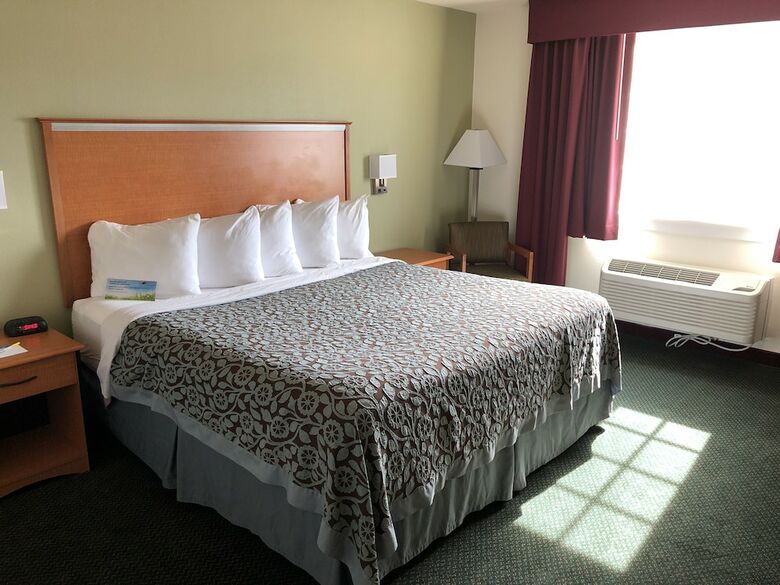 Yellowstone West Gate Hotel