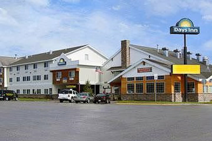 Yellowstone West Gate Hotel