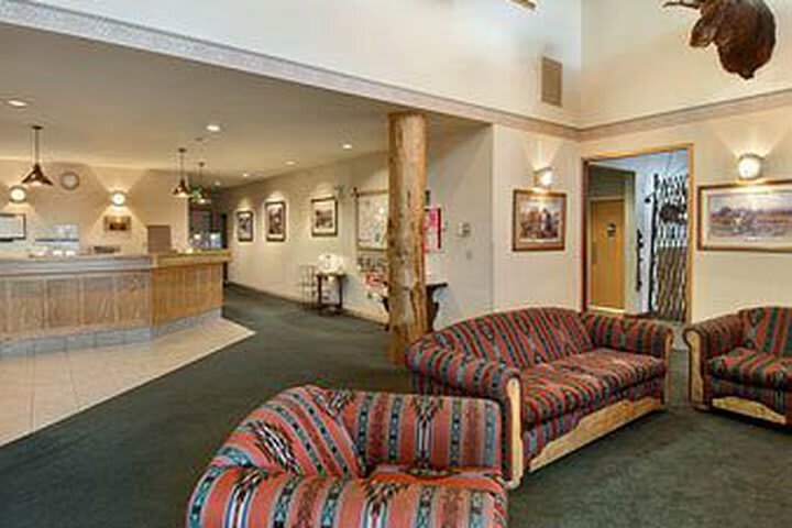 Yellowstone West Gate Hotel