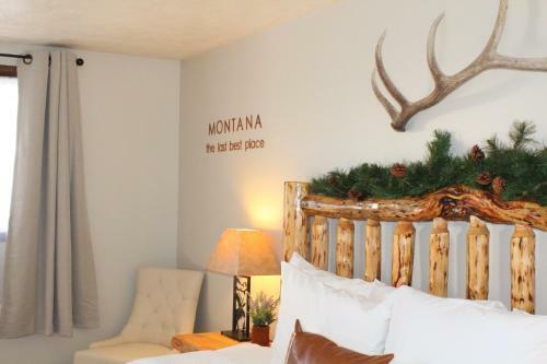 Evergreen Motel