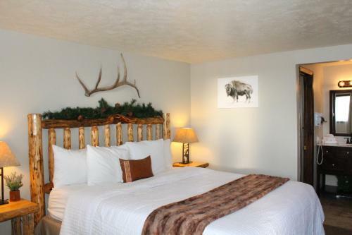 Evergreen Motel