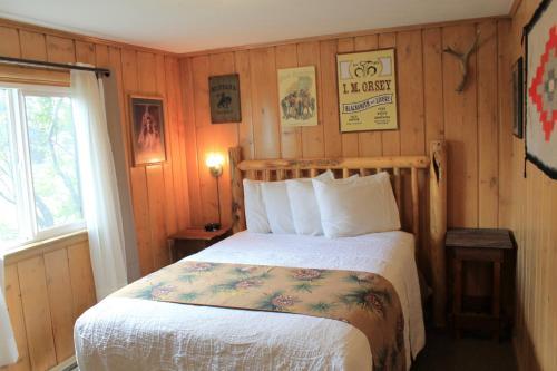 Motel Moose Creek Cabins