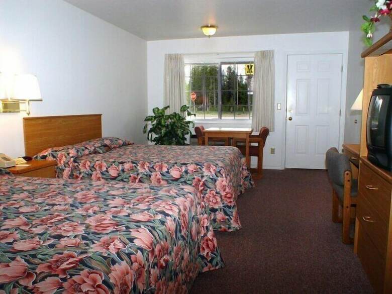 Motel Dude & Roundup