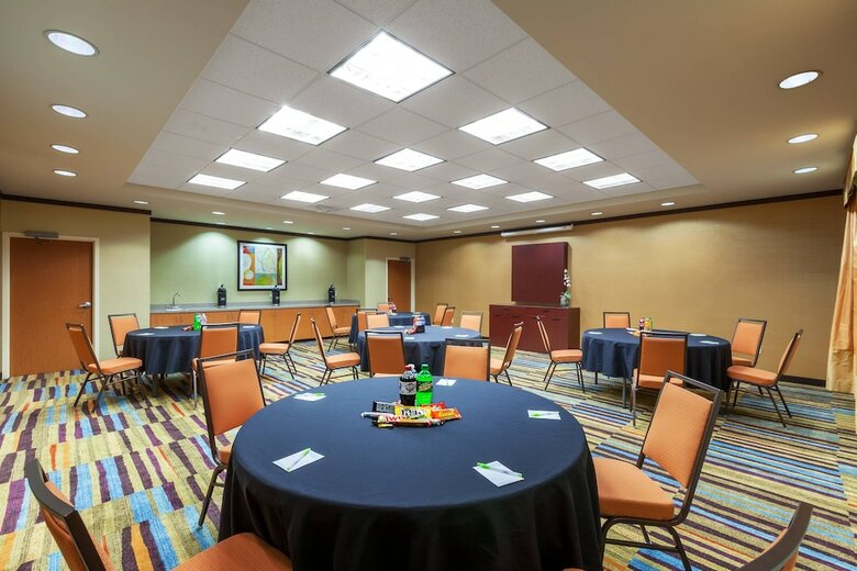 Hotel Fairfield Inn & Suites By Marriott Rogers
