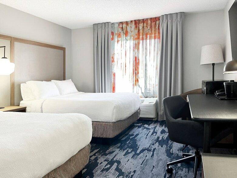 Hotel Fairfield Inn & Suites By Marriott Rogers