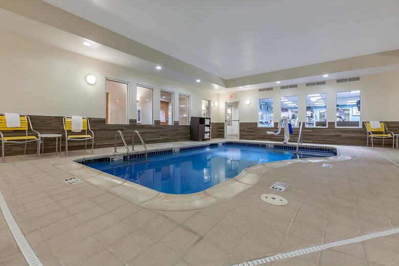 Hotel Fairfield Inn & Suites By Marriott Rogers