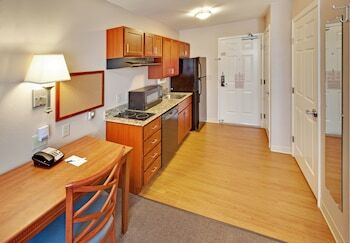 Hotel Candlewood Suites Williston
