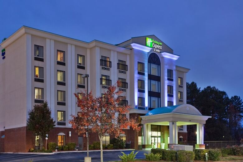 Holiday Inn Express Hotel & Suites - Wilson - Downtown