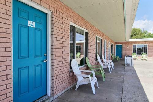 Shark Reef Resort Motel & Cottages