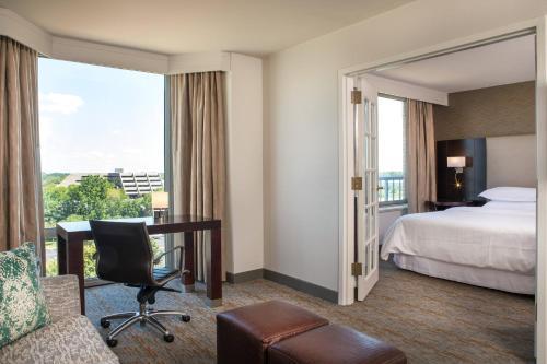Hotel Sheraton Suites Chicago Elk Grove