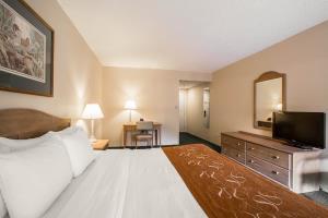 Hotel Comfort Suites Cherokee