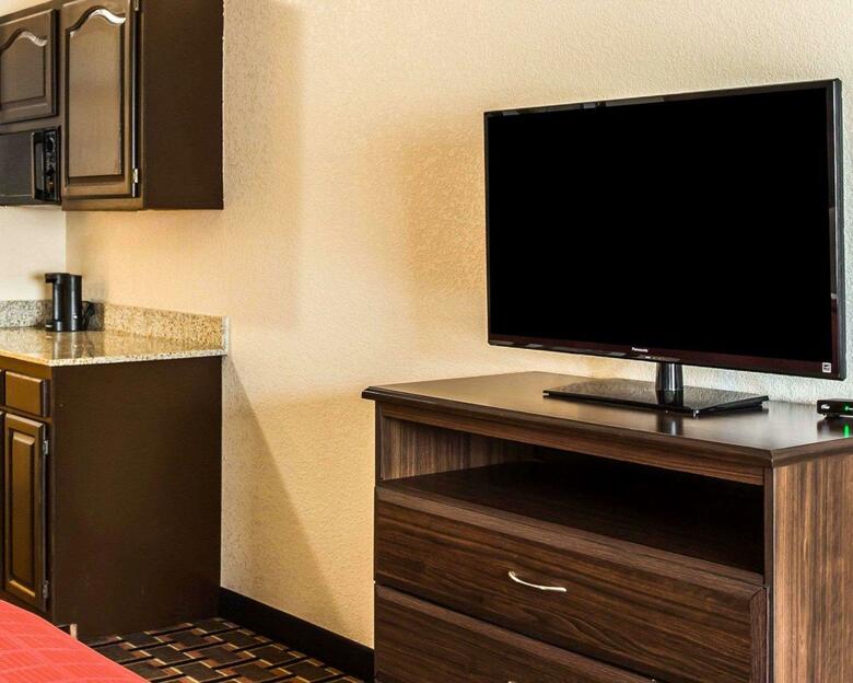 Hotel Quality Suites Convention Center - Hickory