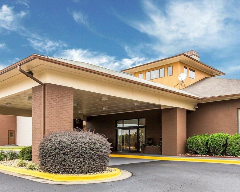Hotel Quality Suites Convention Center - Hickory